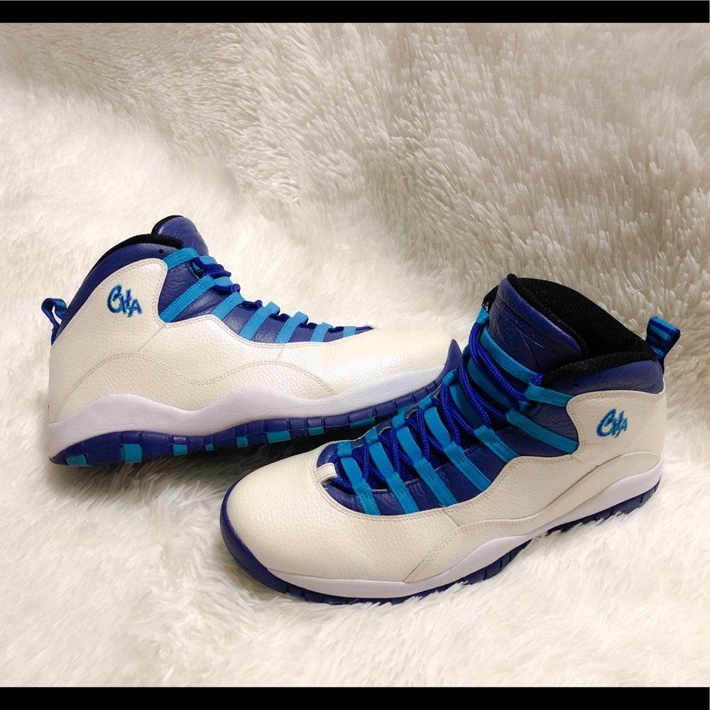 AIR JORDAN 10 Retro 'Charlotte Hornets' Sneakers. - Picture 1 of 10